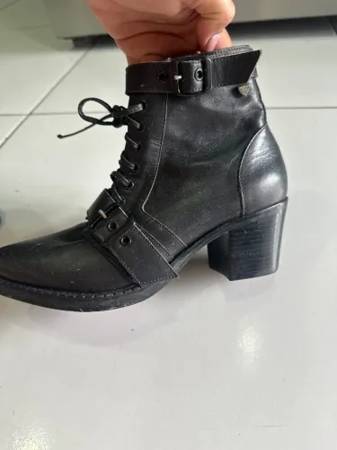 Bota couro