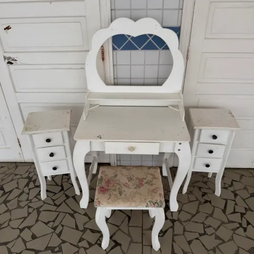 Kit penteadeira princesa com criado mudo