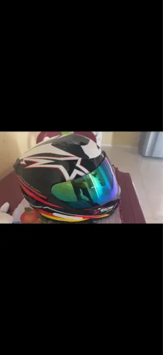 Vendo esse capacete