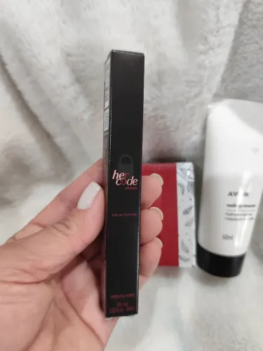 Perfume Her code clímax boticário 10 ml e demaquilante Avon novos