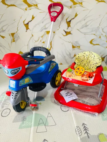 Carrinho de passeio Triciclo e andajar (NOVO, lacrado)