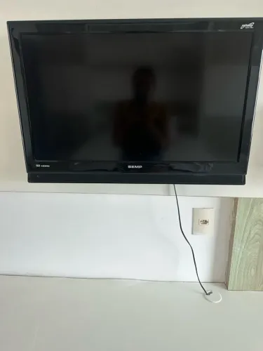 TV Semp Infinity Digital Tech 42" é uma TV LCD Full HD de 42 polegadas, Widescreen
