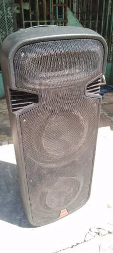 Caixa ativa torre de 2falante de 15 p. Pega blotooht e pendrive R$700 c.. *