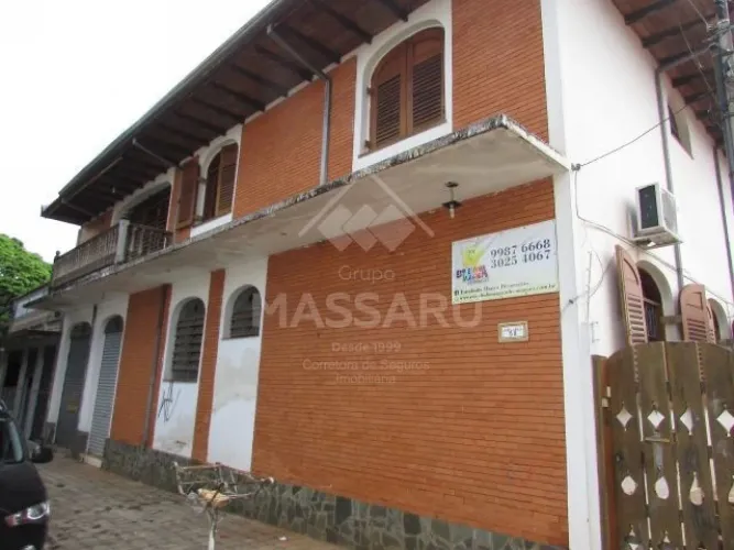 Venda - Imóvel em zona residencial e comercial na Zona 05 em Maringá
