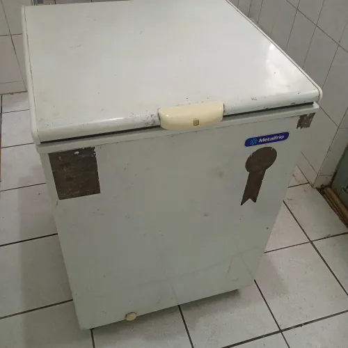 OPORTUNIDADE - Freezer seminovo (Gelando Muito)