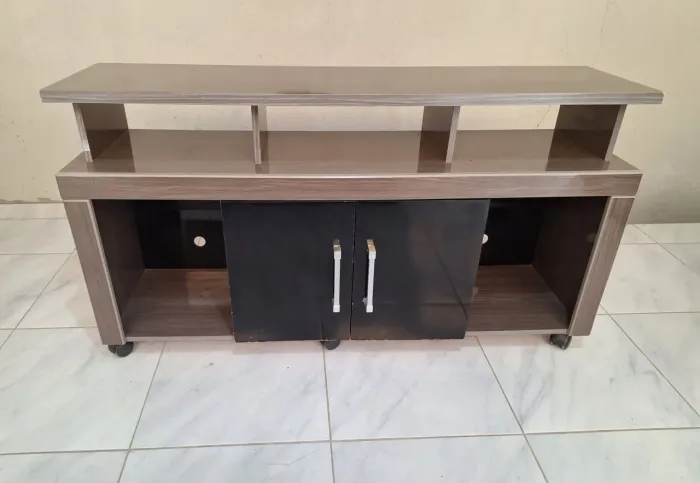 Rack elegante para sala de estar