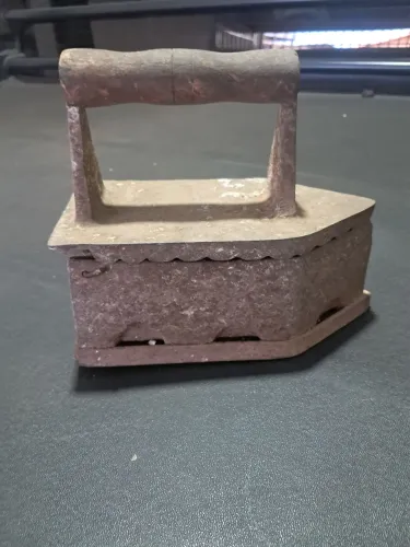 Ferro antigo de passar roupa aluminio raridade