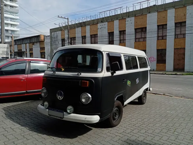 Volkswagen Kombi Standard/ Luxo/ Serie Prata 2002