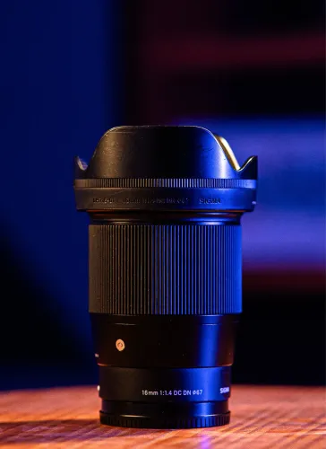 Lente Sigma 16mm 1.4 para Sony APS-C