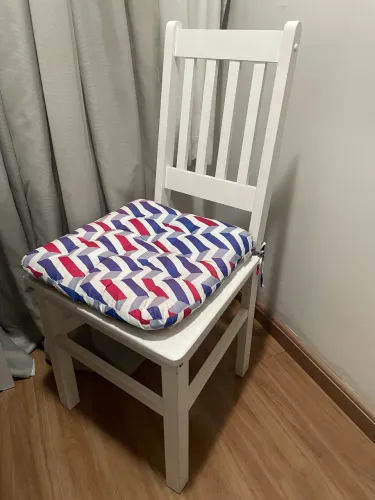 Mesa e cadeira