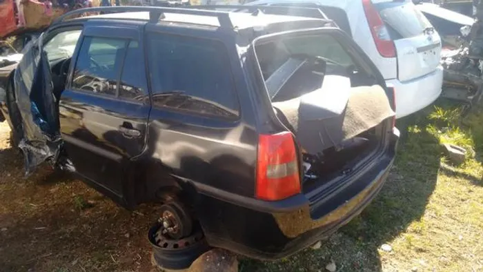 VW Parati 1,0 16v turbo 2002 vendido em peças