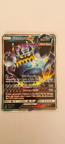 Card Pokemon Guzzlord GX