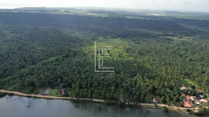Área de 221.000m² com 221m de frente para a Lagoa Mundaú