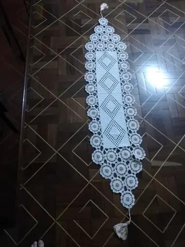 Caminho de mesa em crochê