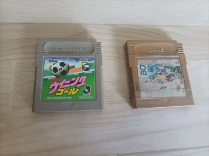 Cartuchos de Game Boy - Super Soccer e Outro