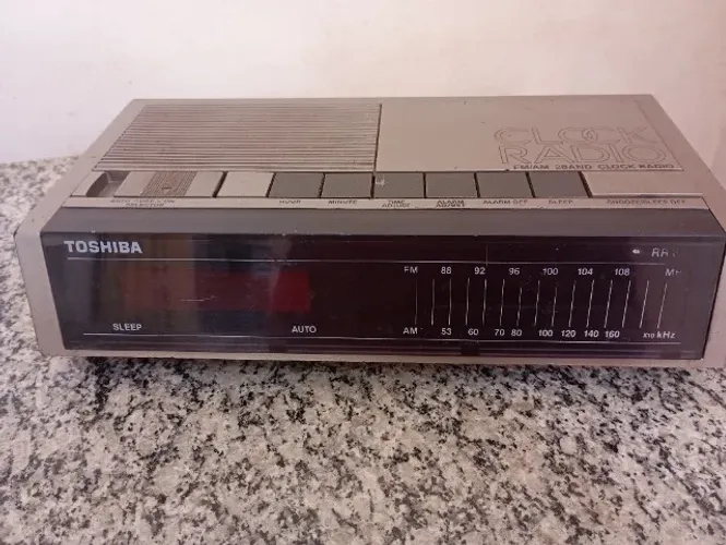 radio relógio Toshiba antigo funcionando