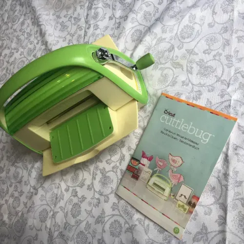 Maquina De Corte E Relevo Cricut Cuttlebug Com Acessorios Co
