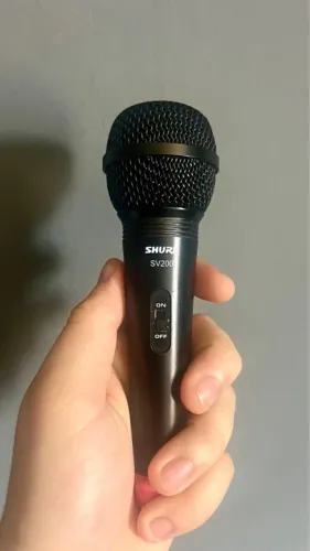 Microfone Dinâmico Shure SV200