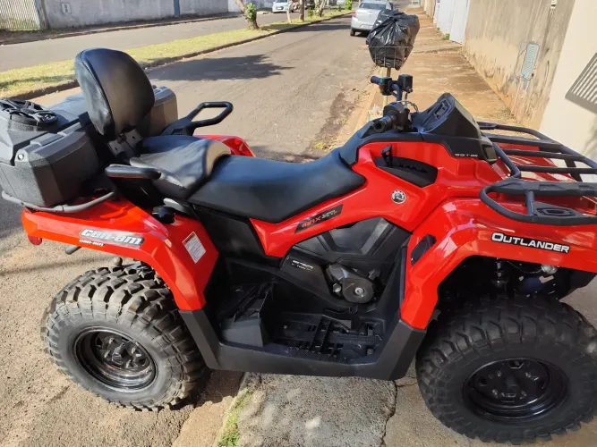 Quadriciclo Can am Outlander 570