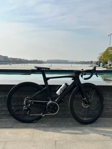 Road Bike Full Carbono - SRAM Rival AXS (8,7 kg)