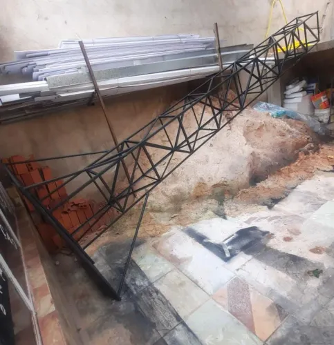 Vende-se suporte de caixa d'água 