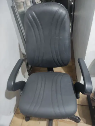 Poltrona Giratória Usada