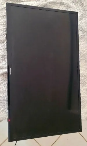 Tv com defeito ( leia a descrição)