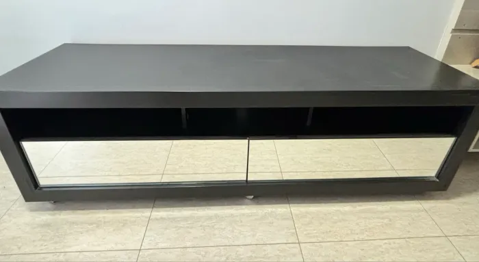 Rack de TV espelhado (Tok&Stok)