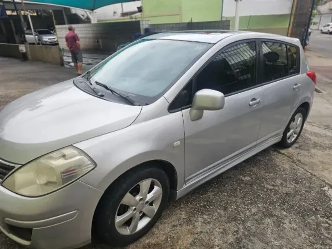 Nissan Tiida SL 1.8/1.8 Flex 16V Mec. 2012