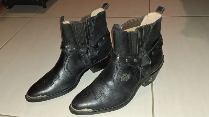 Bota country Agabê Chitãozinho & Xororó n? 42