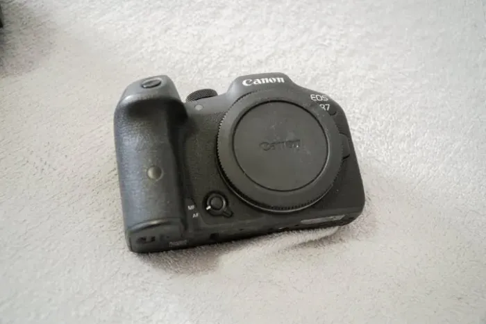 Kit Profissional Canon - Canon EOS R7 + Lente Canon EF 70-200mm f/2.8L IS II USM