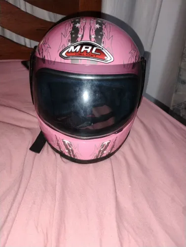 Capacete Rosa MRC - Estiloso e Seguro!