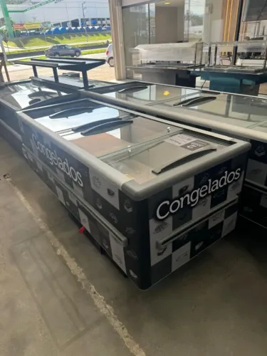 Expositor de congelados Fricon 2,00 metros com iluminação Led 2 anos de garantia