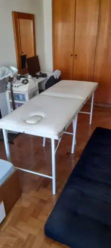 Mesa de massagem profissional com orifício facial