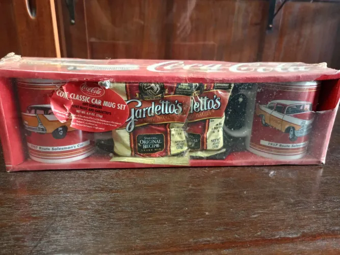 Kit Coca-Cola Canecas e Salgadinhos Jardetto's