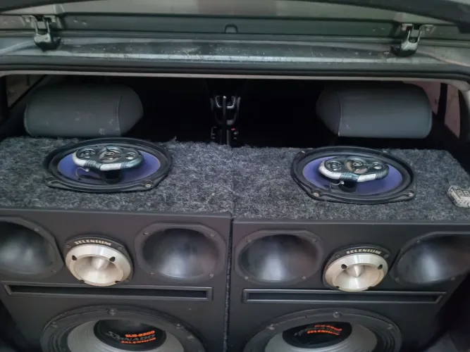 Som automotivo completo dupla caixa bob JBL tornado 15"+módulos