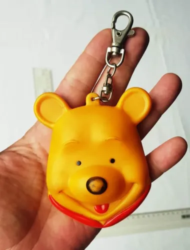 Chaveiro Porta Moedas de Borracha - Ursinho Pooh Puff - Colecionável Disney