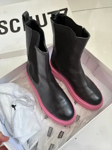 Bota de couro schutz 