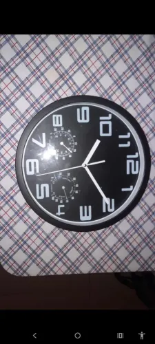 Relógio de Parede Com Defeito No Maquinario 