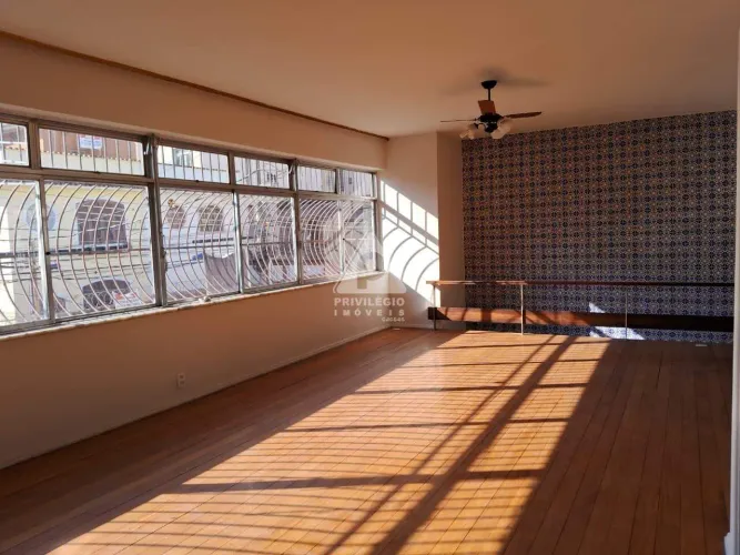Casa Duplex 400m² - 4 Quartos e 6 Vagas - Uso Comercial/Residencial - Maracanã/Tijuca