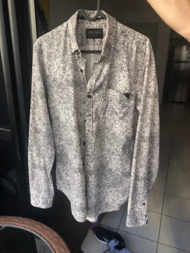 Camisa Request Estampada - Elegância e Estilo!
