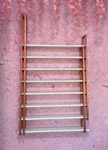 Expositor de esmaltes em Metalon