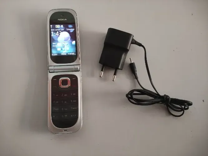 *Funciona Leia* - Aparelho Antigo Nokia 7020 Colecionador Mdm Cinza (Usado)
