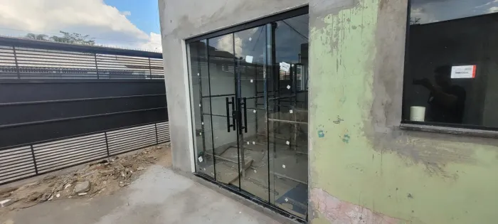 Porta de Vidro temperado 2m x 2.10m, nova instalada 
