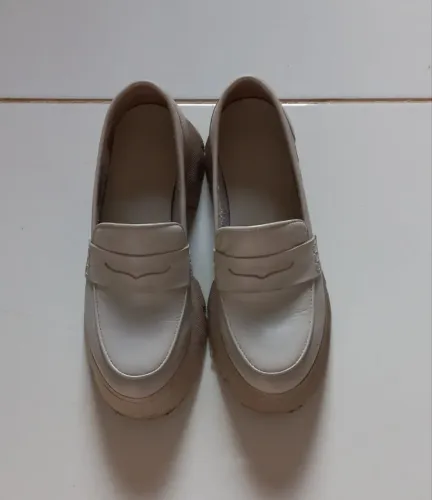 Mocassim Tratorado Couro Off White 35