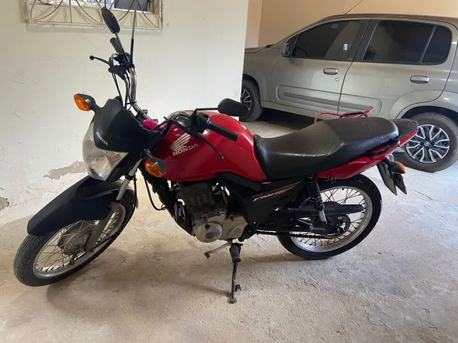 Moto em perfeito estado, só no ponto de traferir.