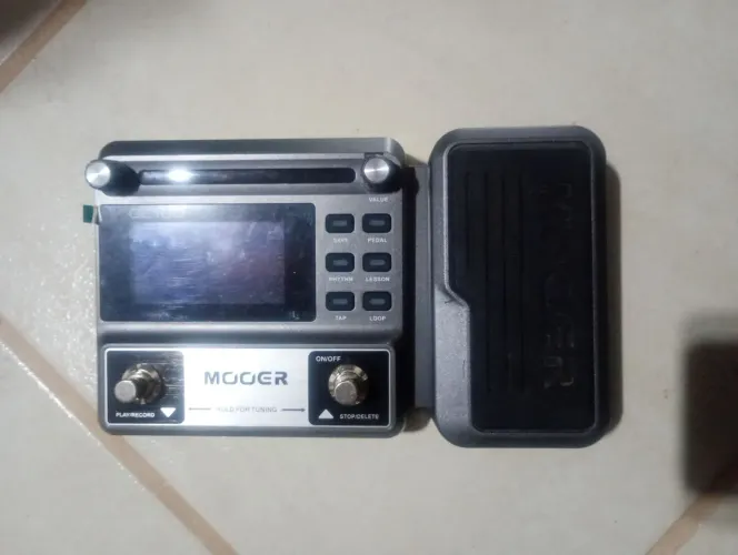 Pedaleira Mooer ge100 para guitarra aceito pedais