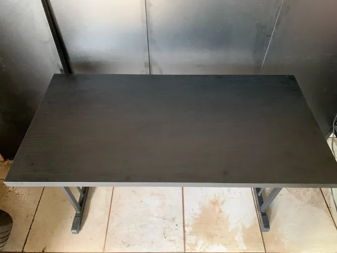 Mesa reta 120x60 cor preta.