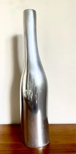 Vaso Prata , estilo moderno