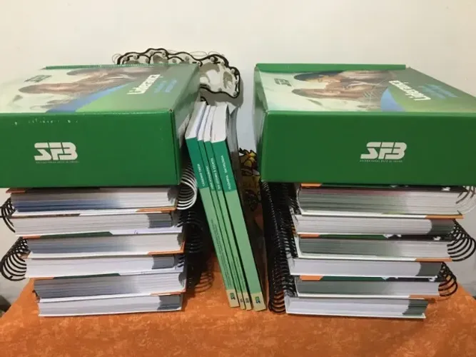 Material Pré-Universitário e Ensino Médio Sistema Farias Brito